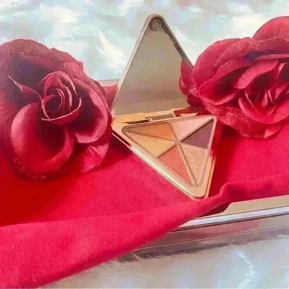 LYS Beauty's "Love Yourself" Eyeshadow Palette - Picture 2 of 4